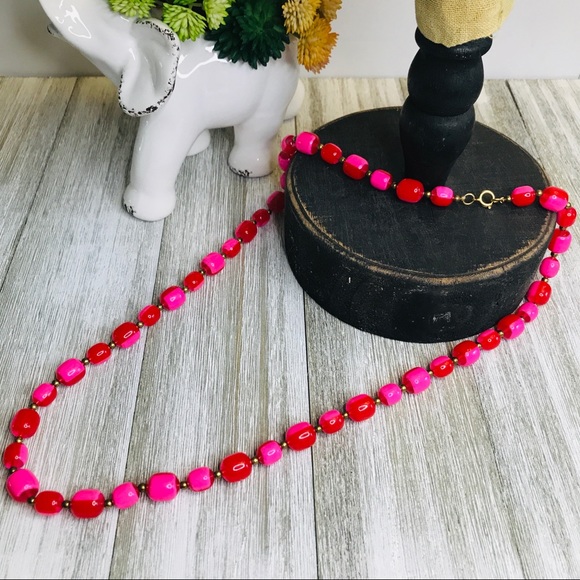 Vintage Pink and Red Beaded Necklace - Picture 4 of 9